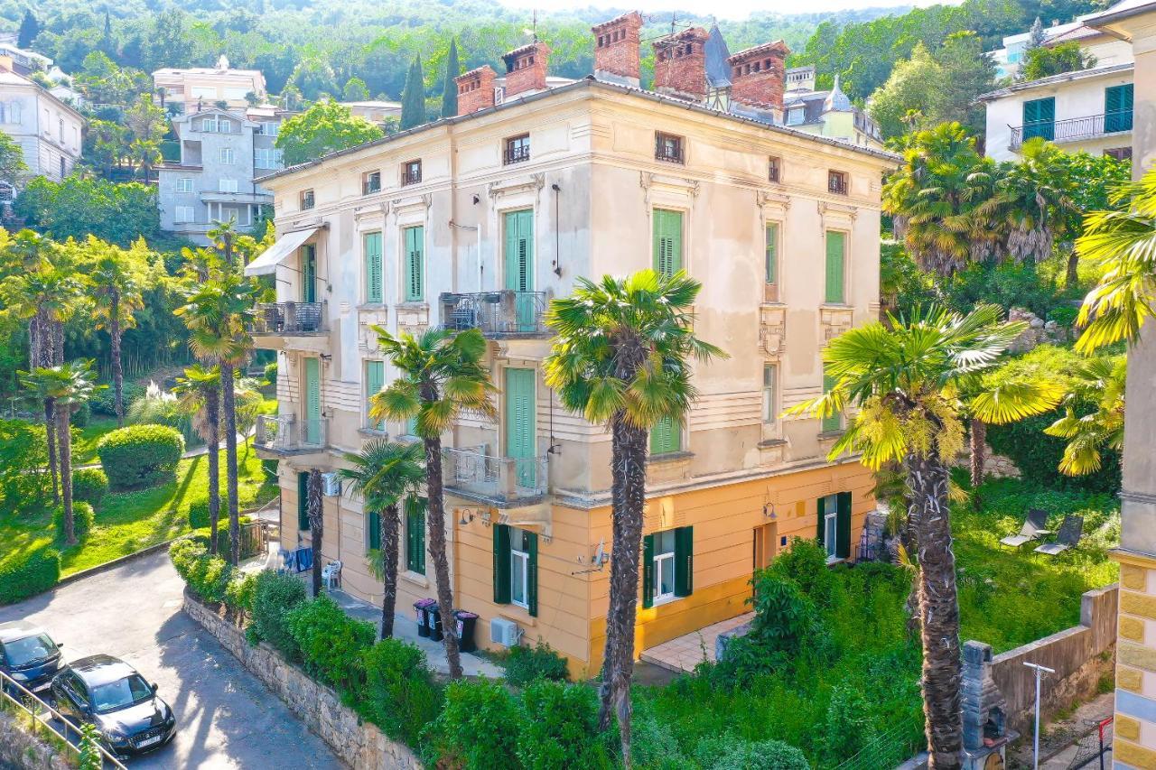With Patio 50m From The And Lungomare *